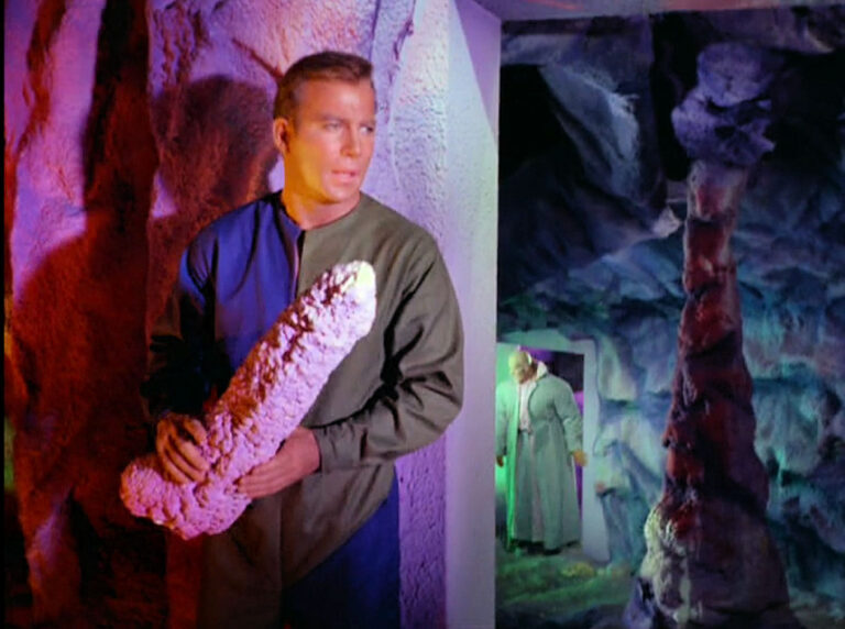 Star Trek: TOS - What Are Little Girls Made Of? (S01E07)
